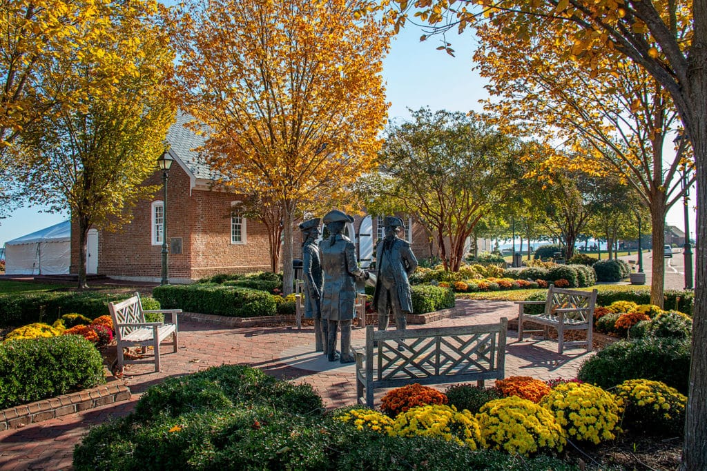Statues in a fall park