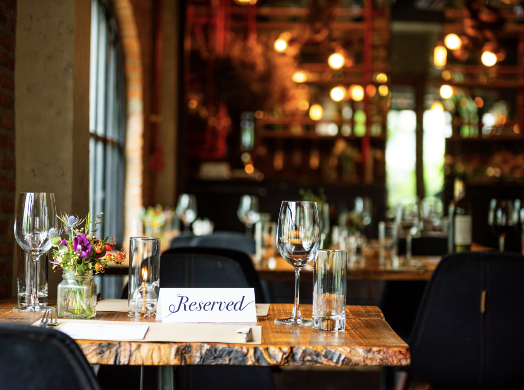 restaurants with reserved sign in yorktown beach va